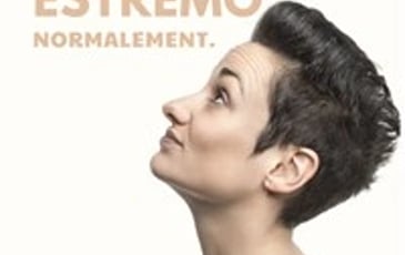 Caroline Estremo dans Enfin, normalement