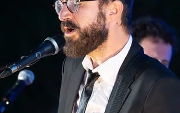 Get The Beatles Back, Hommage aux Beatles