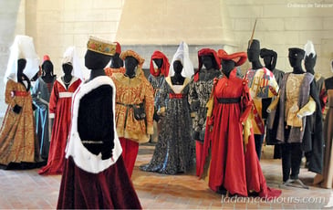 La Mode au Moyen Âge, Élégance et Prestige à la Cour du Roi René
