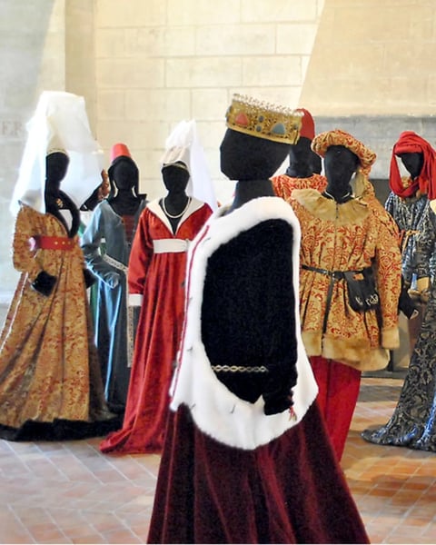 La Mode au Moyen Âge, Élégance et Prestige à la Cour du Roi René