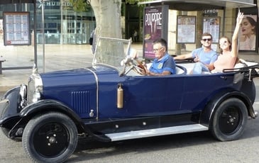 Promenade en voitures anciennes