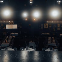 Visite du Cabaret : De la scène aux coulisses