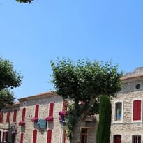 Découverte d'un village aux accents de Provence