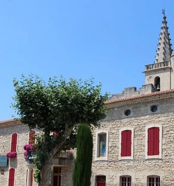 Découverte d'un village aux accents de Provence
