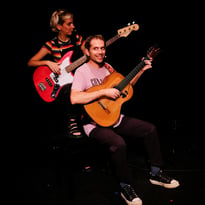Concert-Spectacle : Pochette surprise par le duo Odalva