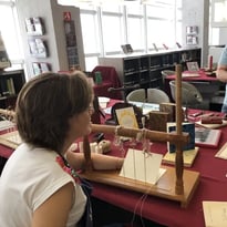 Démonstration de reliure par l'atelier "Au livre ouvert"