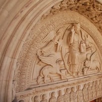 Visite commentée : L'entretien du portail roman de l'église Saint-Trophime, une renaissance régulière