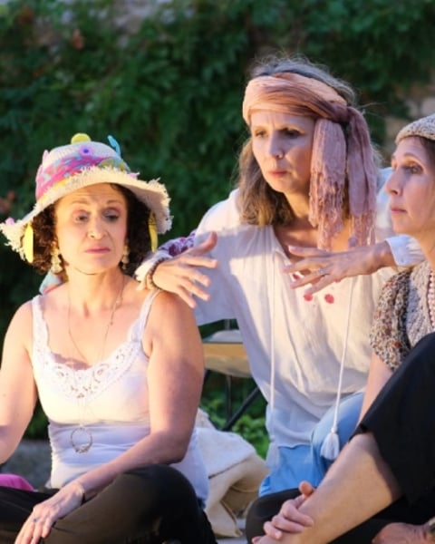 Théâtre en liberté : Trois dames sur une île déserte