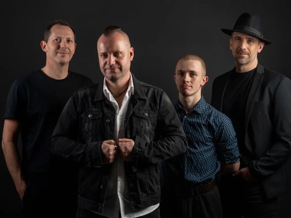 Nka, pop-trad des Balkans
