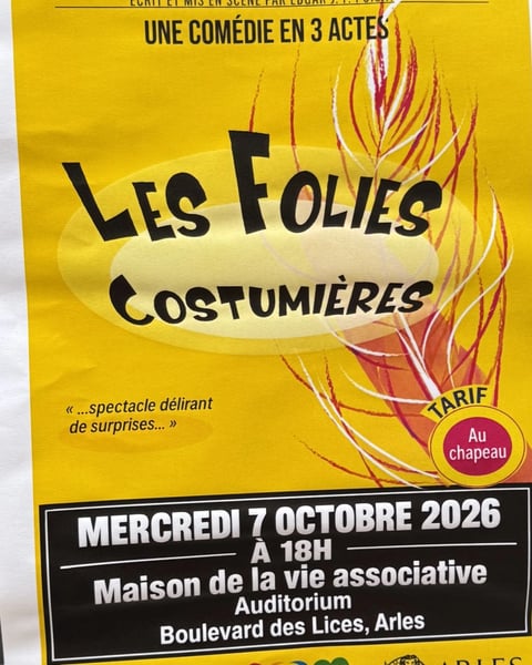 Les Folies Costumières