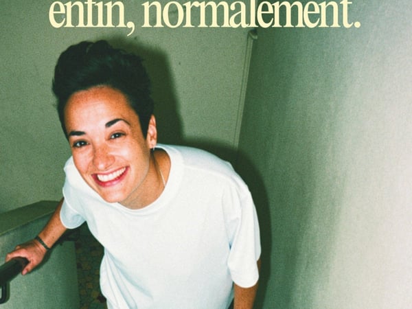 Caroline Estremo dans Enfin, normalement
