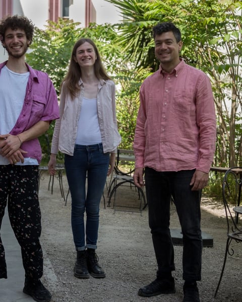 Salma Quartet, Loin du désordre