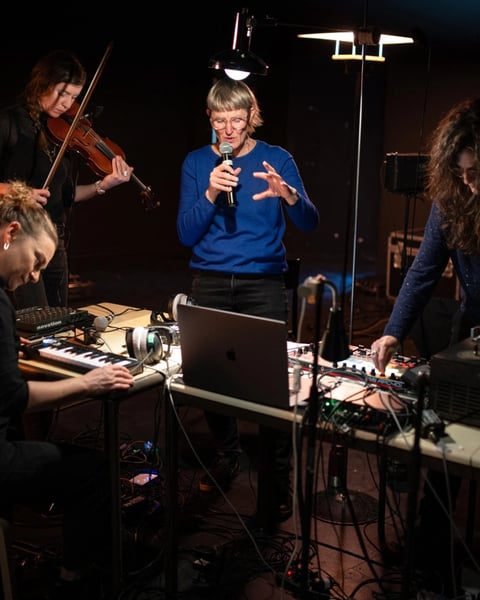 Les Harmoniques du Néon Anne-Laure Pigache et Anne-Julie Rollet - Ce qui nous reste